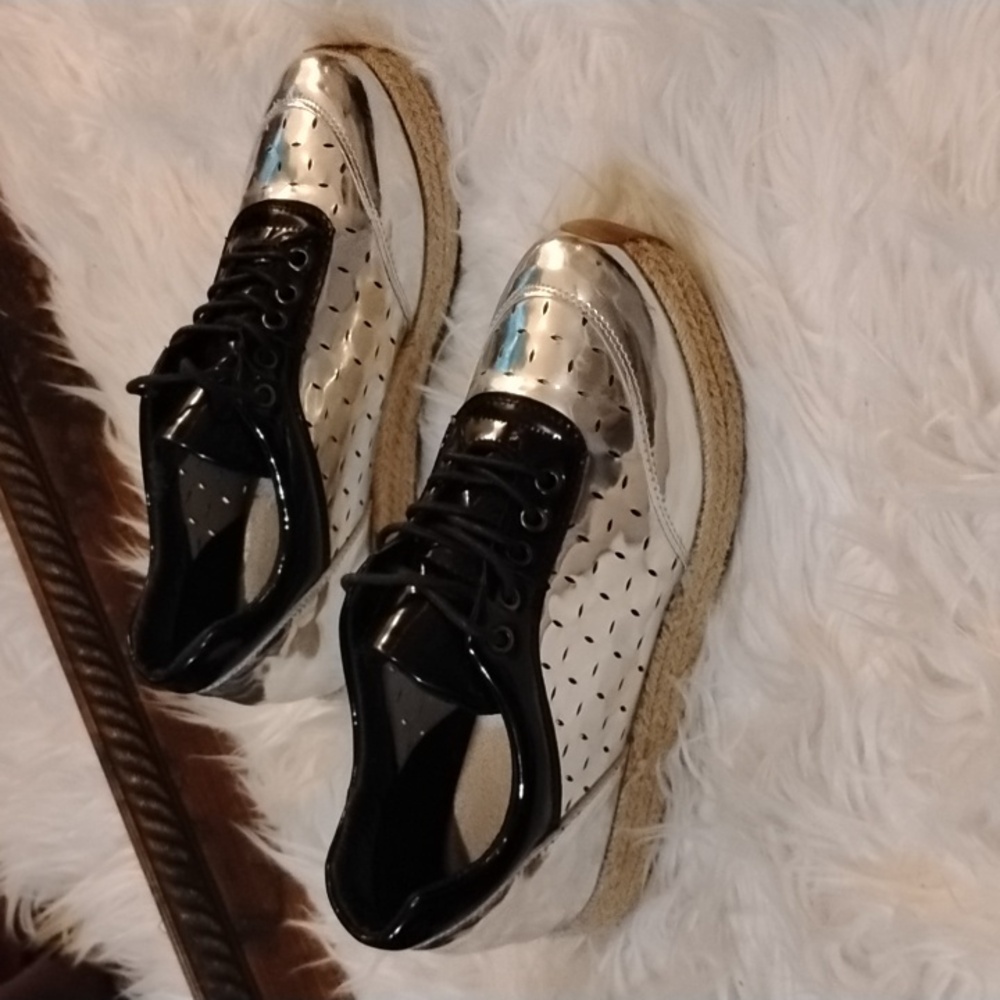Via Pinky Stella Platform Sneaker. Size 8.5